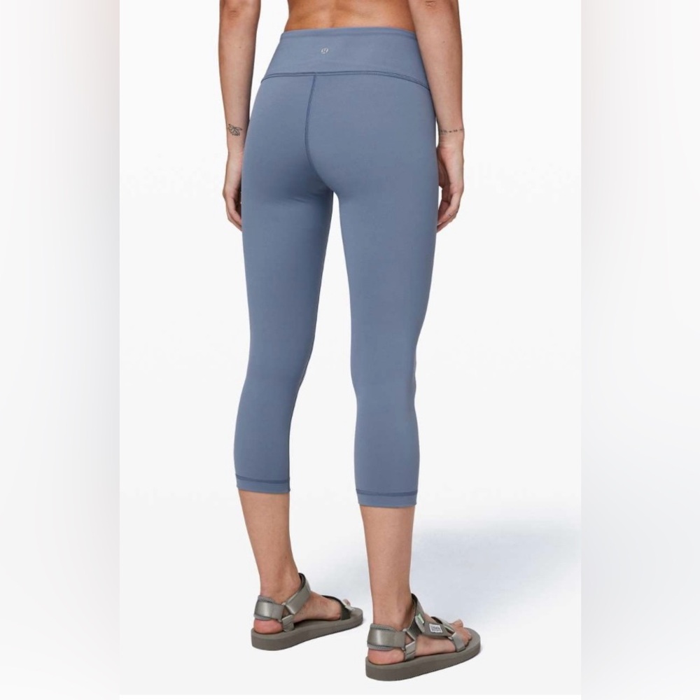 Lululemon Wunder Under crop mid rise 21 inch size 6 oasis blue